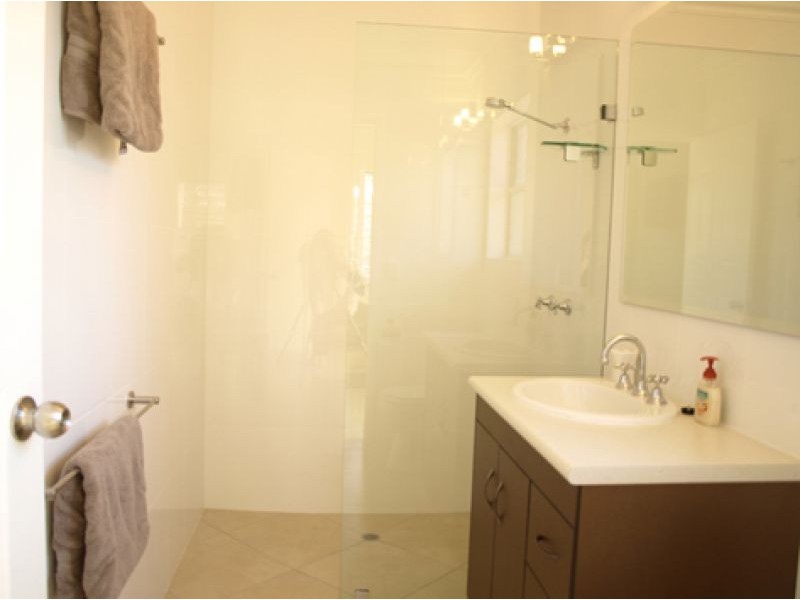 16 Lloyd Street, West Mackay QLD 4740