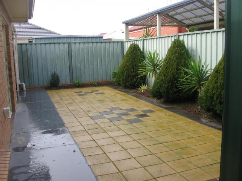 8 Heard Avenue, Mawson Lakes SA 5095