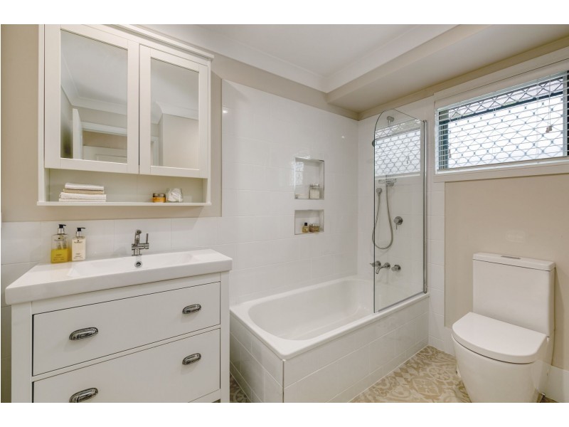 1 Franz Road, Clayfield QLD 4011