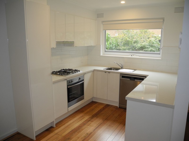 6/2 Fenwick St., Kew VIC 3101