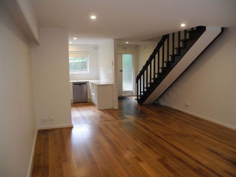 6/2 Fenwick St., Kew VIC 3101