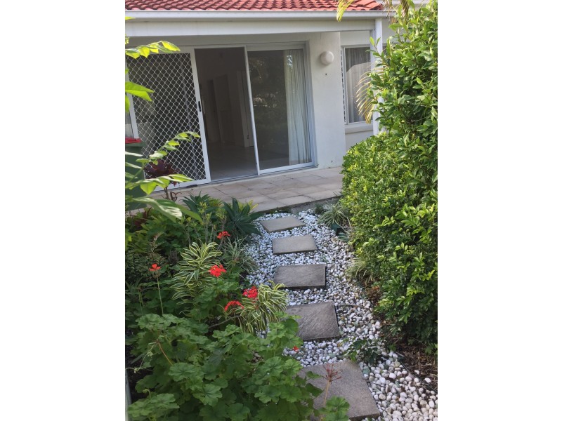 2/11 Woorookool Place, Noosaville QLD 4566