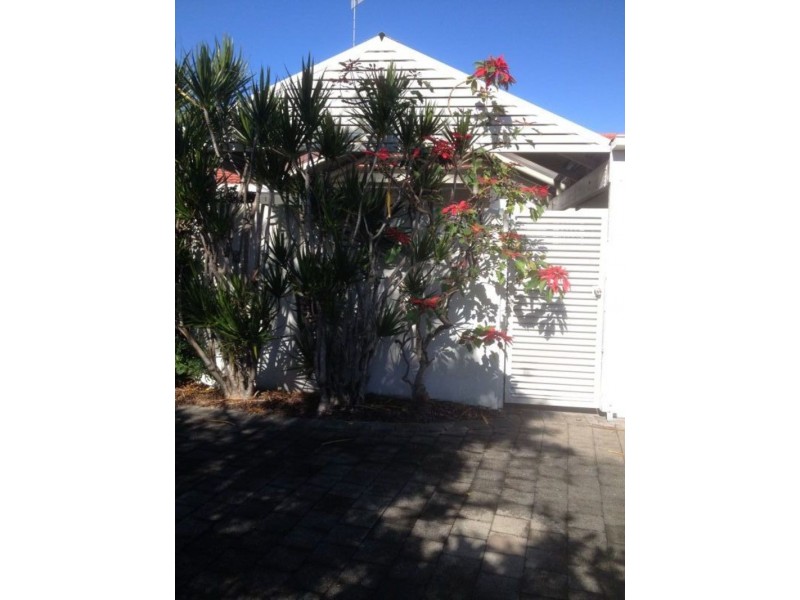 2/11 Woorookool Place, Noosaville QLD 4566