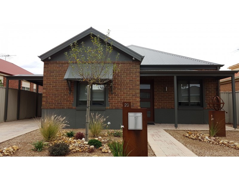 20 Macedon Close, Caroline Springs VIC 3023