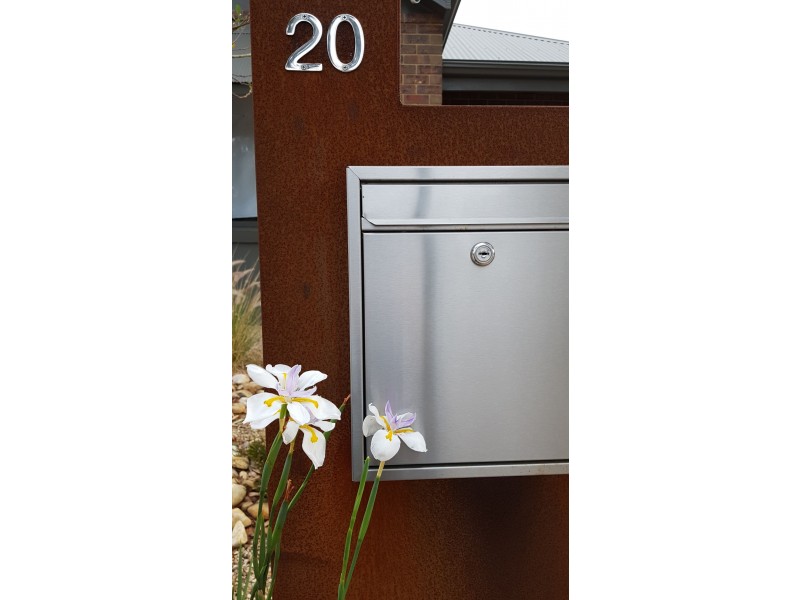 20 Macedon Close, Caroline Springs VIC 3023