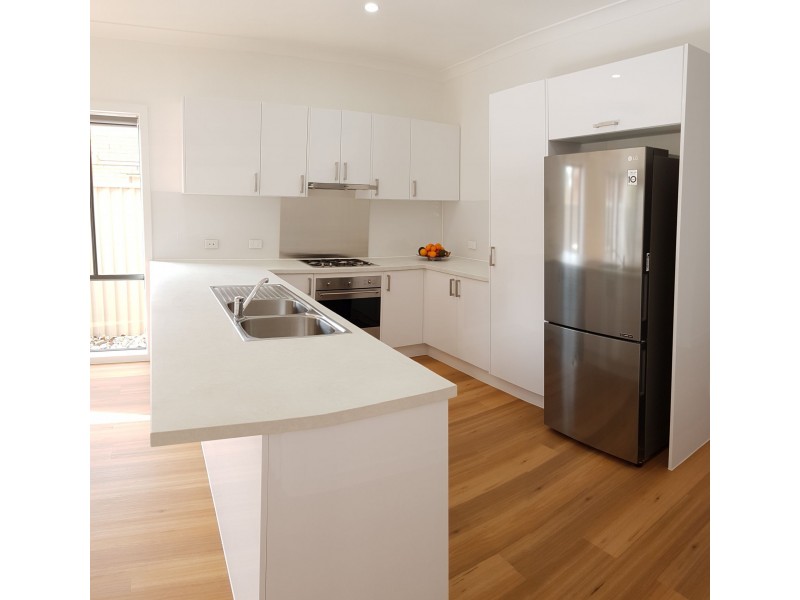 20 Macedon Close, Caroline Springs VIC 3023