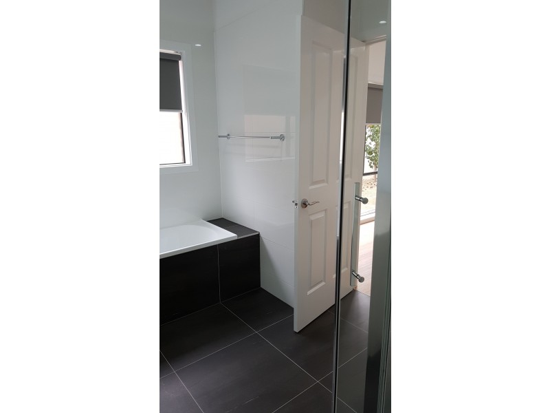 20 Macedon Close, Caroline Springs VIC 3023