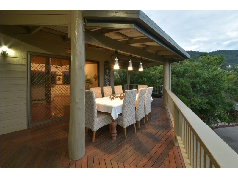 7 Jones Rd, Cannonvale QLD 4802