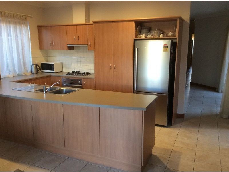 18a Yalpara Ave, Seaton SA 5023