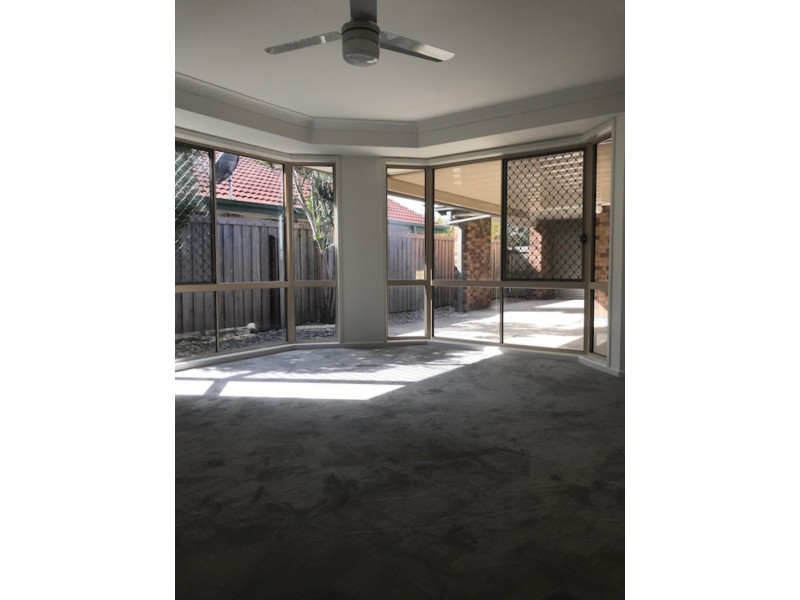 54 Regency Drive, Regents Park QLD 4118