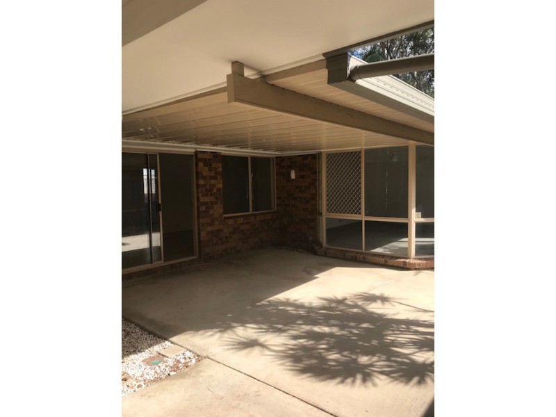 54 Regency Drive, Regents Park QLD 4118