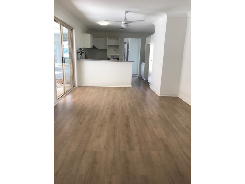 54 Regency Drive, Regents Park QLD 4118