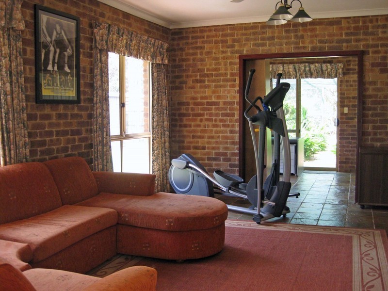 21 Australind Road, Australind WA 6233