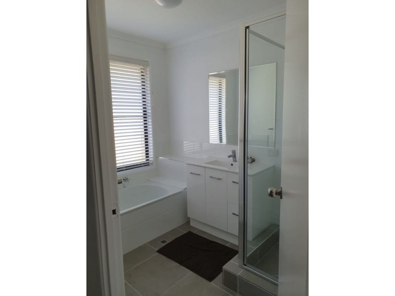60 Balyarta Cres, Mooloolaba QLD 4557