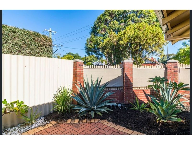1/12 Gwenyfred Road, Kensington WA 6151