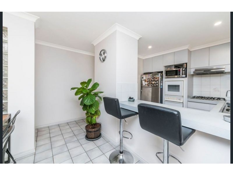 1/12 Gwenyfred Road, Kensington WA 6151