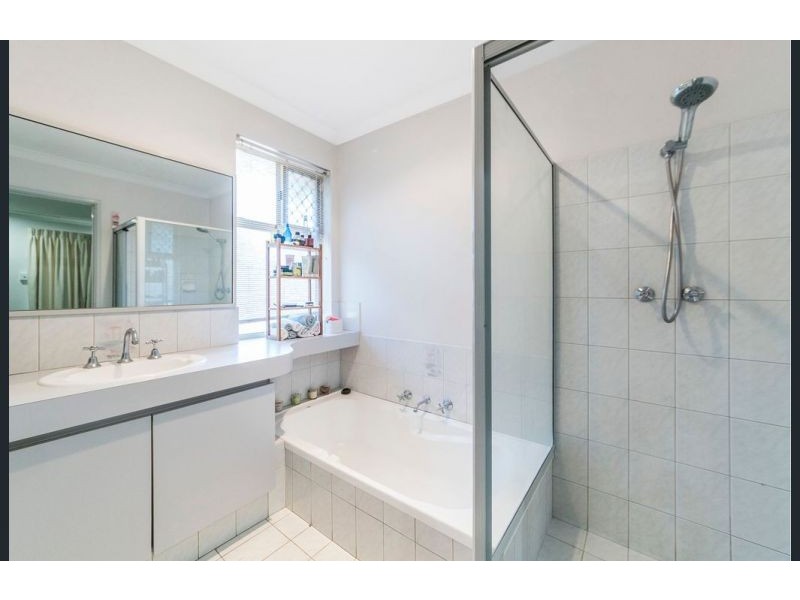 1/12 Gwenyfred Road, Kensington WA 6151