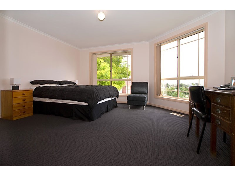 2 Loxton Terrace, Epping VIC 3076