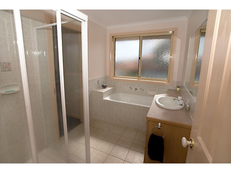 2 Loxton Terrace, Epping VIC 3076