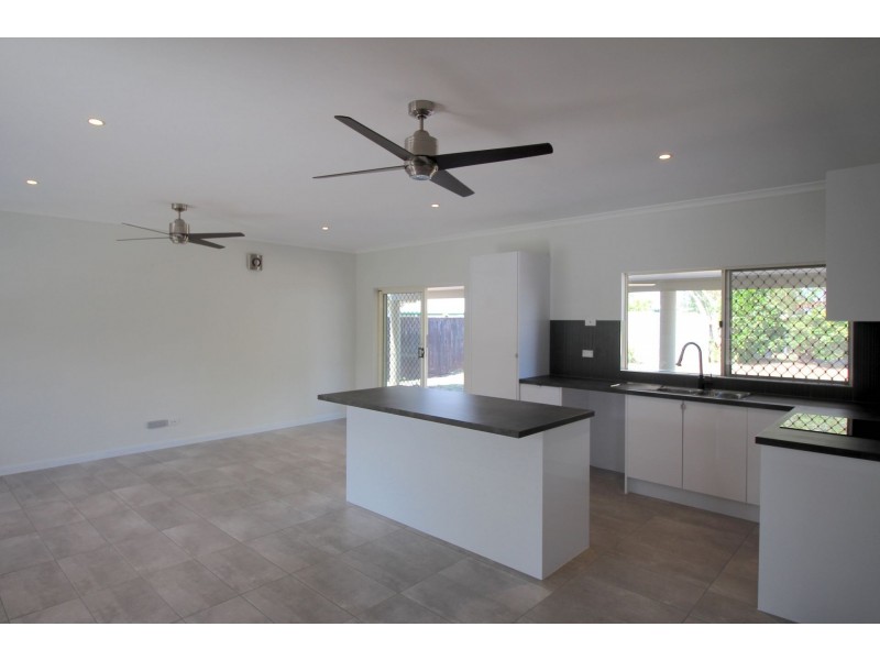 22 Mercurio St, White Rock QLD 4868