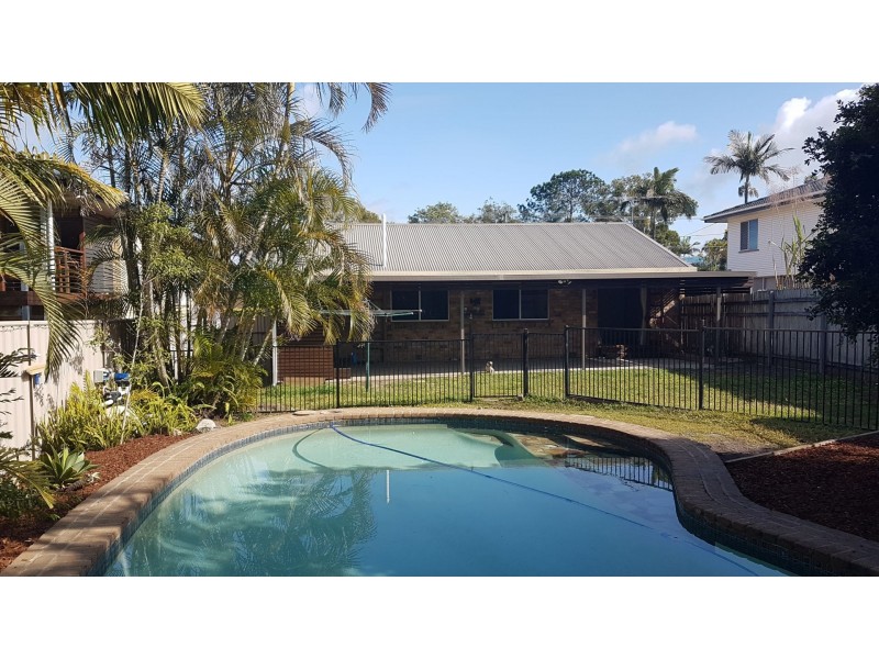 20 Rossinton Street, Birkdale QLD 4159
