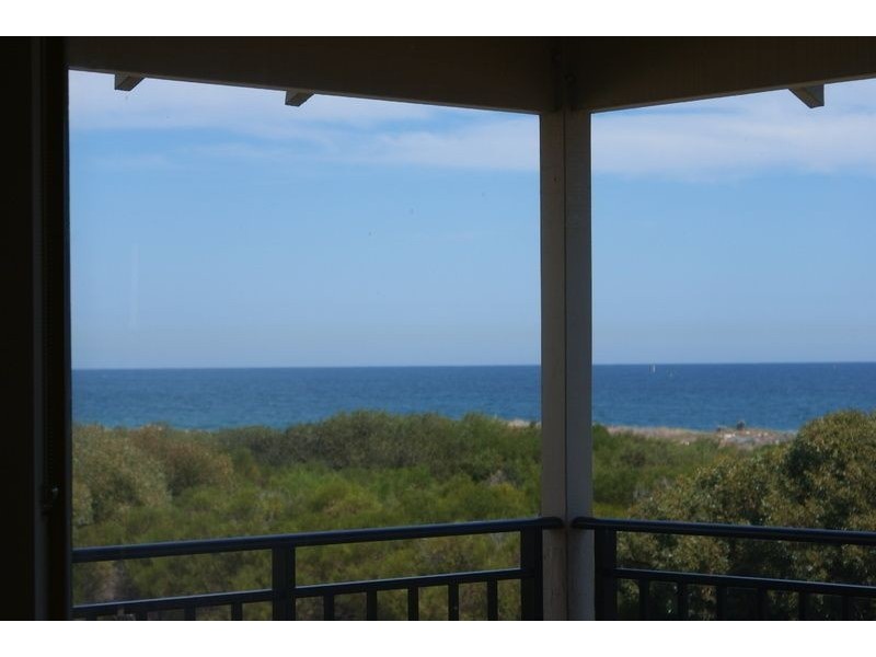 126 Oceanside Promenade, Mullaloo WA 6027