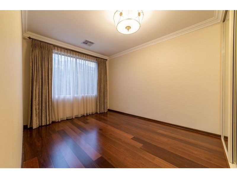 6 Ontario Grove, Success WA 6164