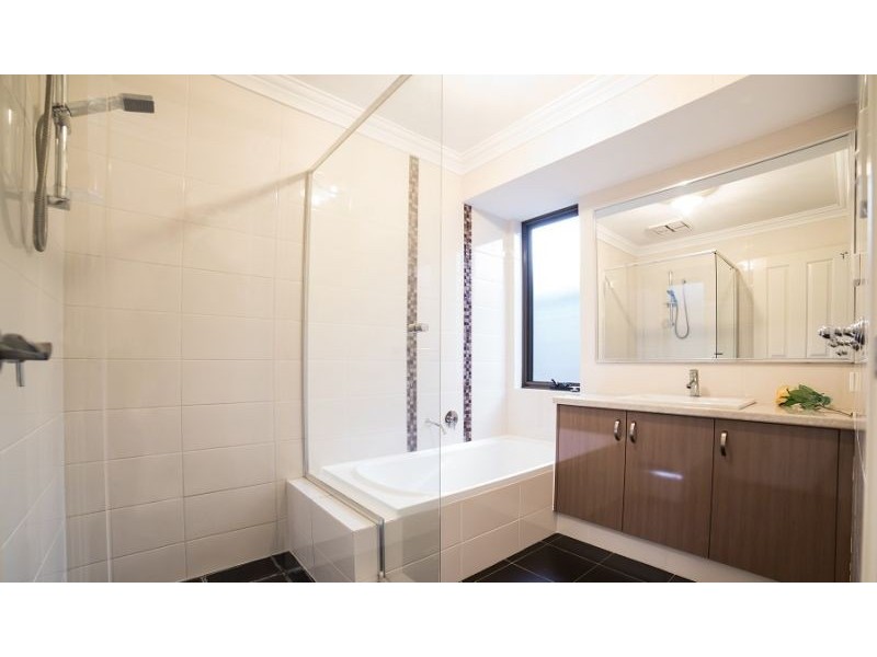 6 Ontario Grove, Success WA 6164