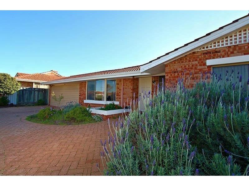 104 Bolderwood Drive, South Lake WA 6164