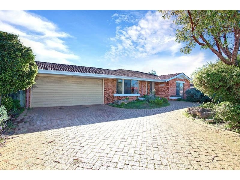 104 Bolderwood Drive, South Lake WA 6164