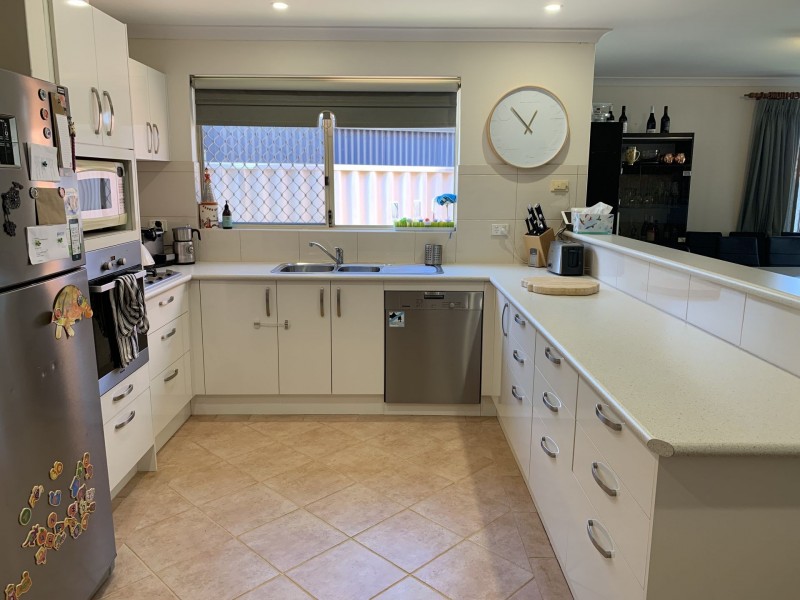 19 Donar St, Innaloo WA 6018