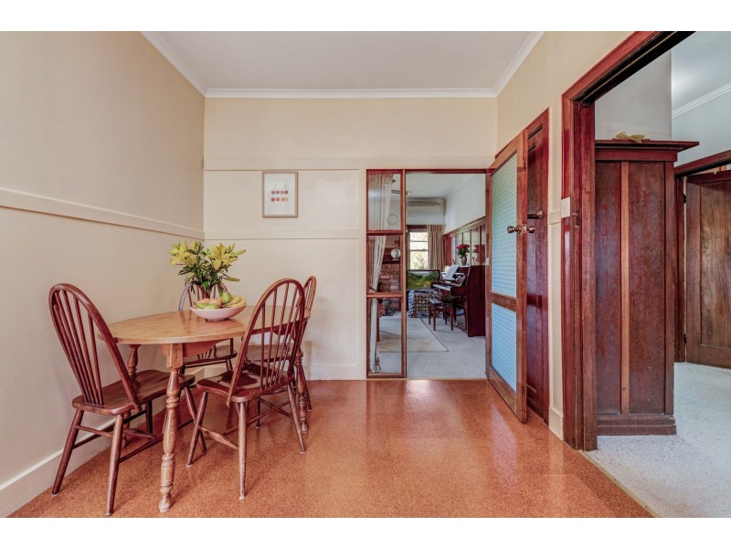 36 Davy St, Woodend VIC 3442