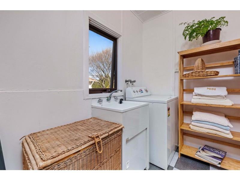 36 Davy St, Woodend VIC 3442