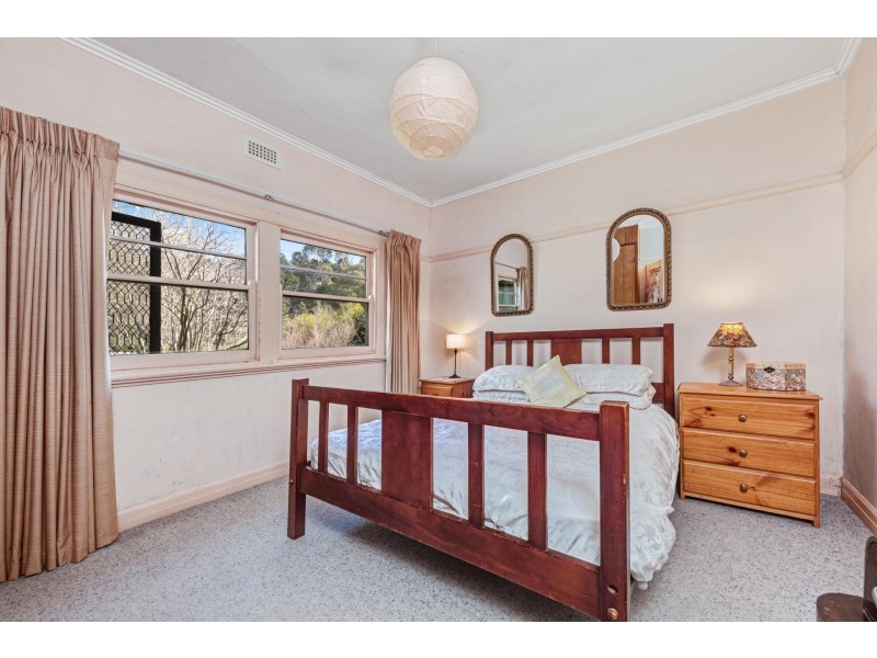 36 Davy St, Woodend VIC 3442