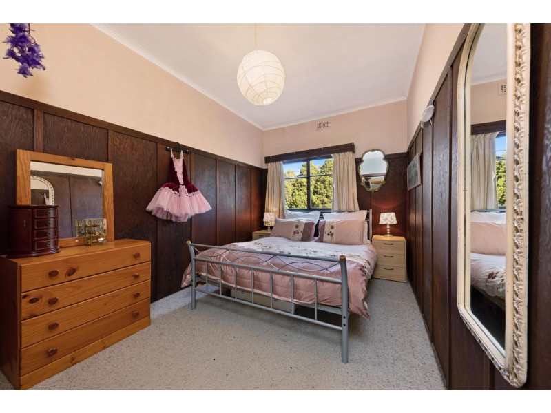 36 Davy St, Woodend VIC 3442