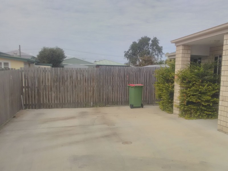 1/3 Edward St, One Mile QLD 4305