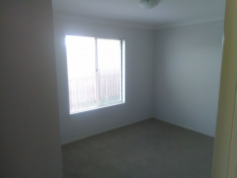 1/3 Edward St, One Mile QLD 4305