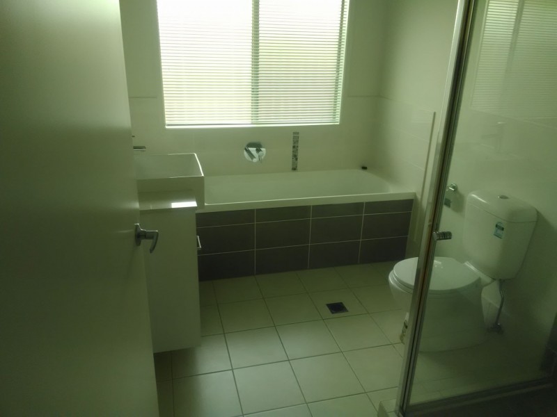 1/3 Edward St, One Mile QLD 4305