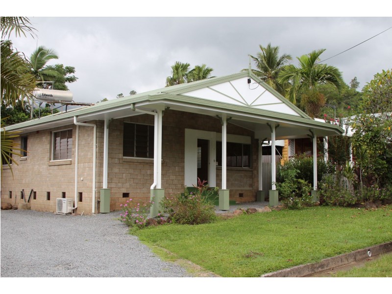 9 Hodel St, Whitfield QLD 4870
