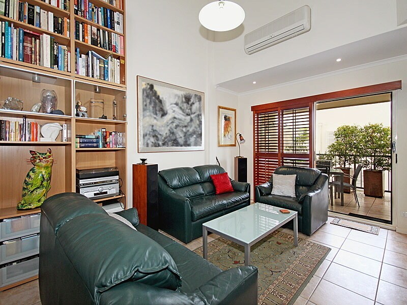 8/9 Railway Ave, Indooroopilly QLD 4068