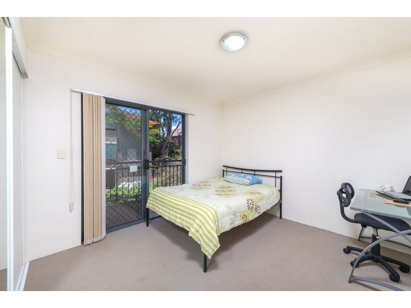 65/300 Sir Fred Schonell Drive, St Lucia QLD 4067