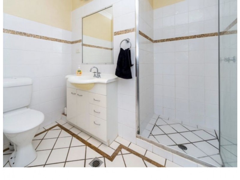 126 Wilson St, Labrador QLD 4215