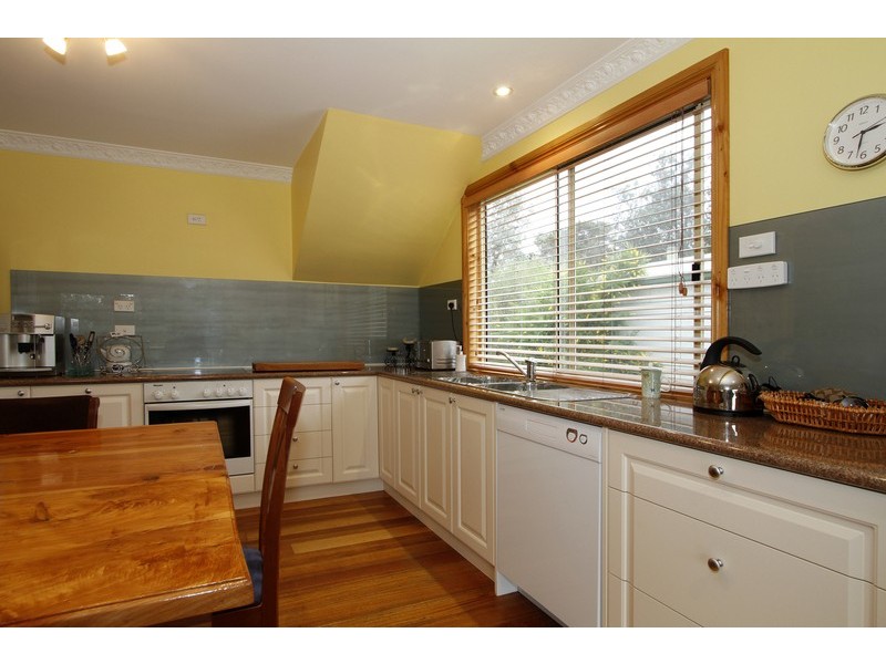 14 Finisterre Drive, The Honeysuckles VIC 3851