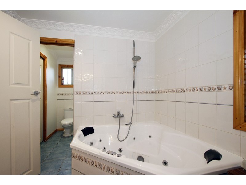 14 Finisterre Drive, The Honeysuckles VIC 3851