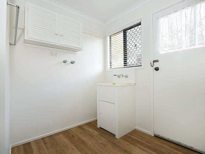 16 Hoey St, Kearneys Spring QLD 4350
