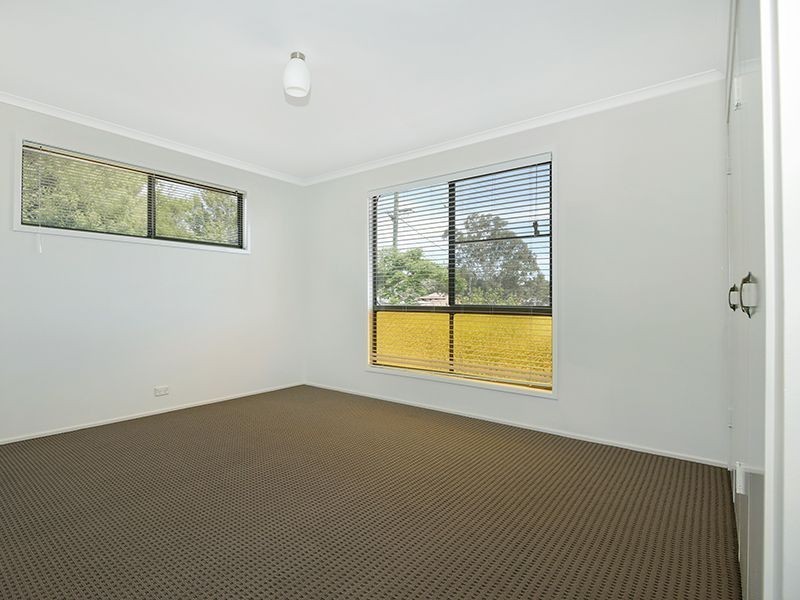 16 Hoey St, Kearneys Spring QLD 4350