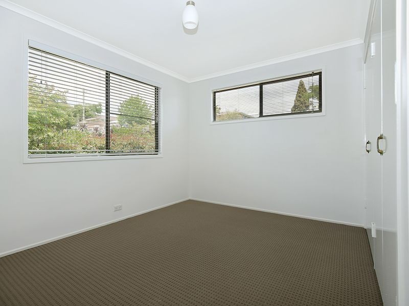 16 Hoey St, Kearneys Spring QLD 4350