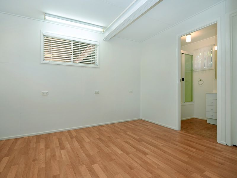16 Hoey St, Kearneys Spring QLD 4350