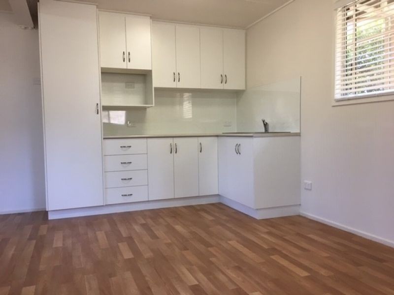 16 Hoey St, Kearneys Spring QLD 4350
