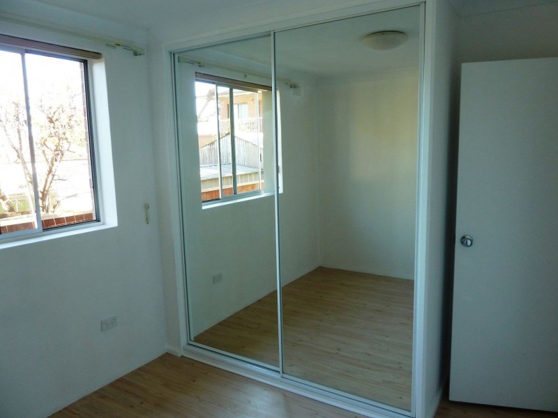 2/25 Kembla St, Balgownie NSW 2519